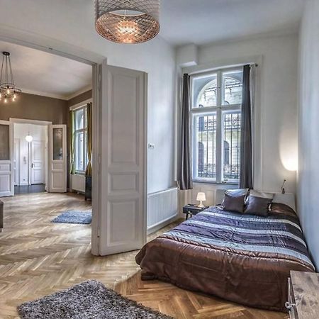 The Suite Mondain Apartment Budapest Exterior photo