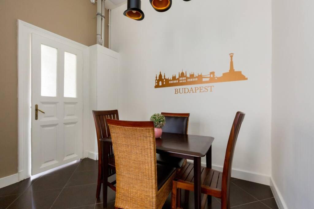The Suite Mondain Apartment Budapest Exterior photo