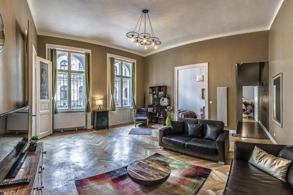 The Suite Mondain Apartment Budapest Exterior photo