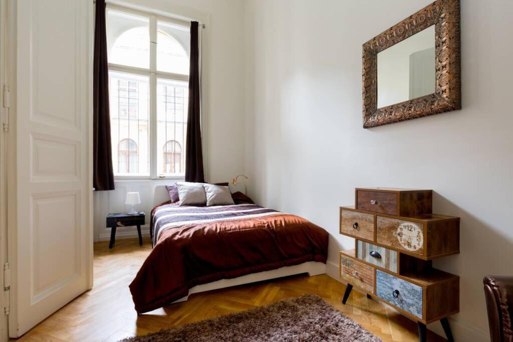 The Suite Mondain Apartment Budapest Exterior photo